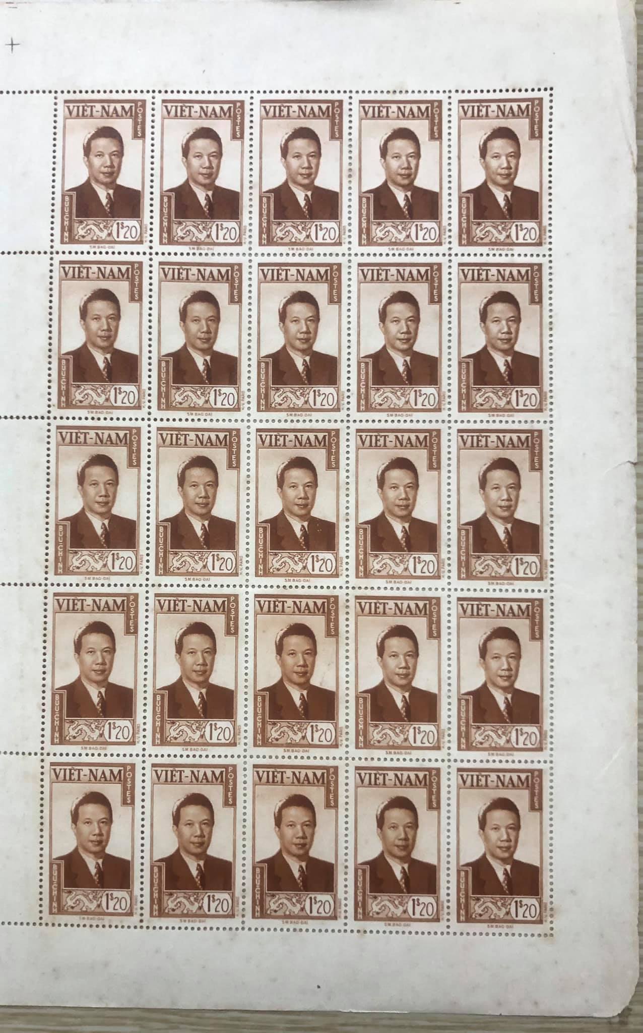 Bloc tem sống Đông Dương nguyên khối 50 con tem vua Bảo Đại (màu nâu), vị vua cuối cùng của phong kiến Việt Nam
