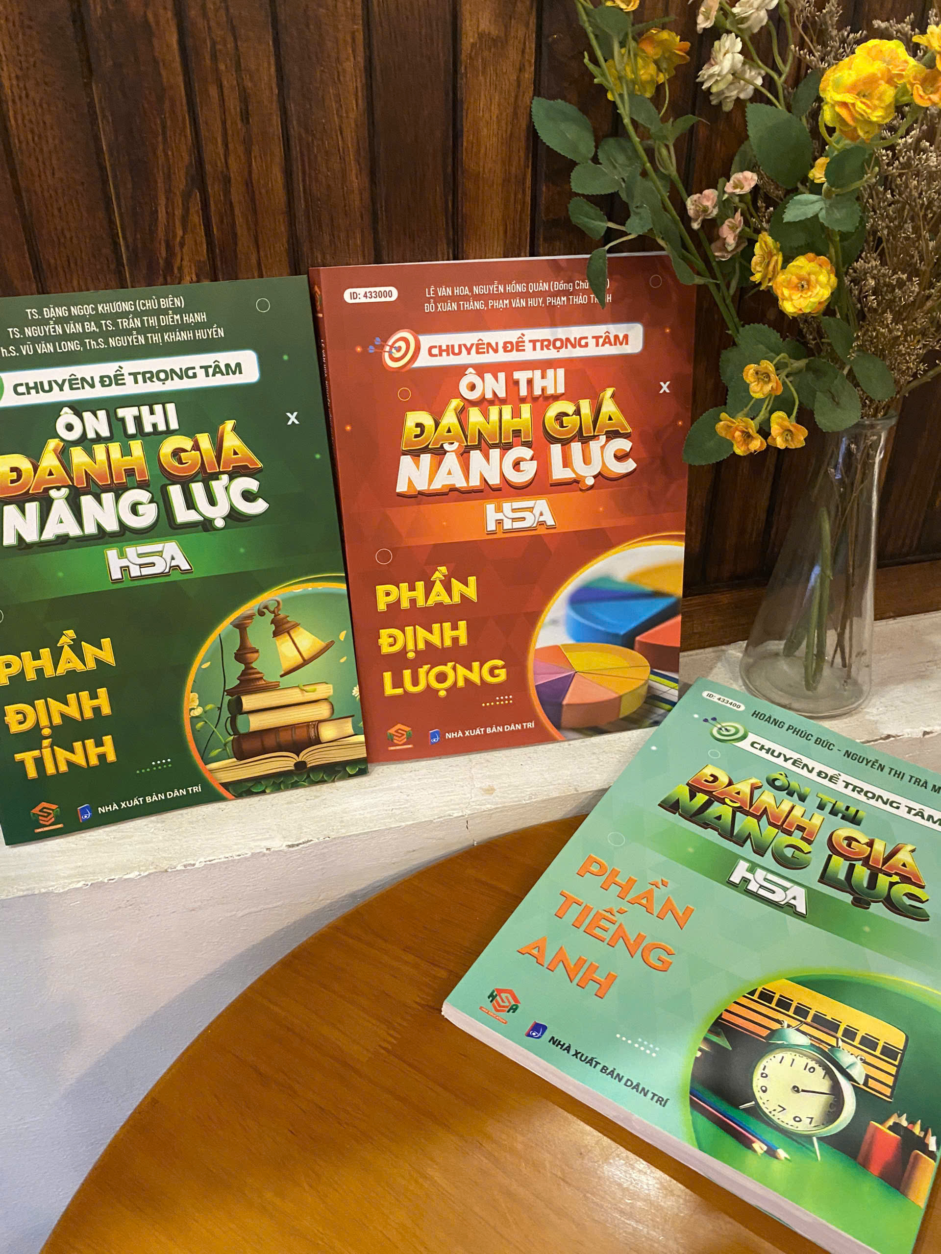 [HSA 2025] Combo 3 Sách ôn thi đánh giá năng lực Hà Nội (Định tính + Định Lượng + Tiếng Anh)