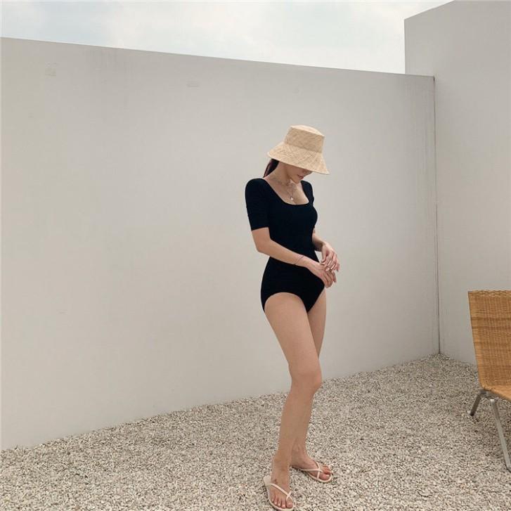 Set bikini liền thân tay ngắn khoét lưng DÂY NGANG