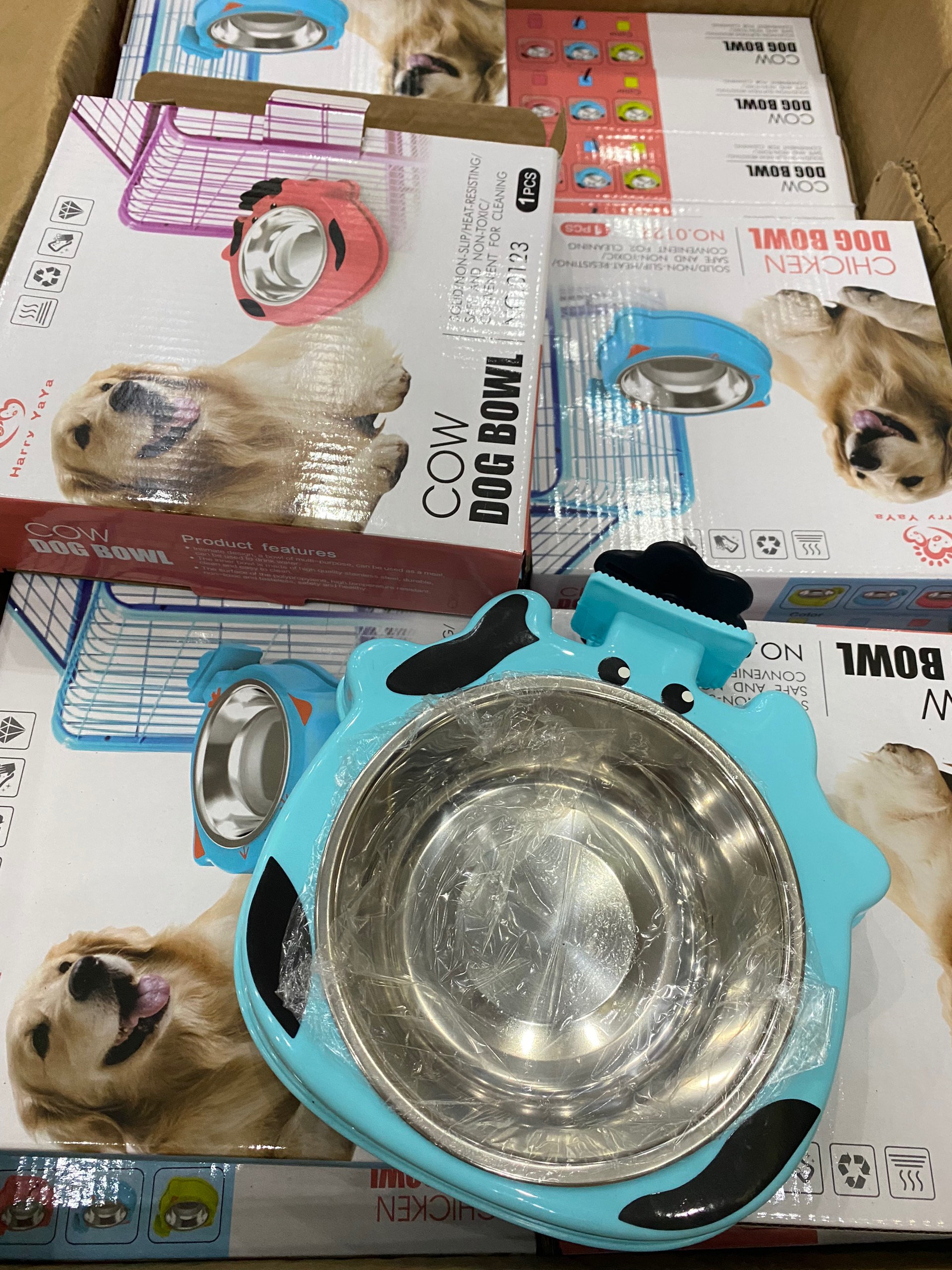Bát treo lồng - Bát gắn chuồng hình bò sữa màu xanh dương cho chó mèo