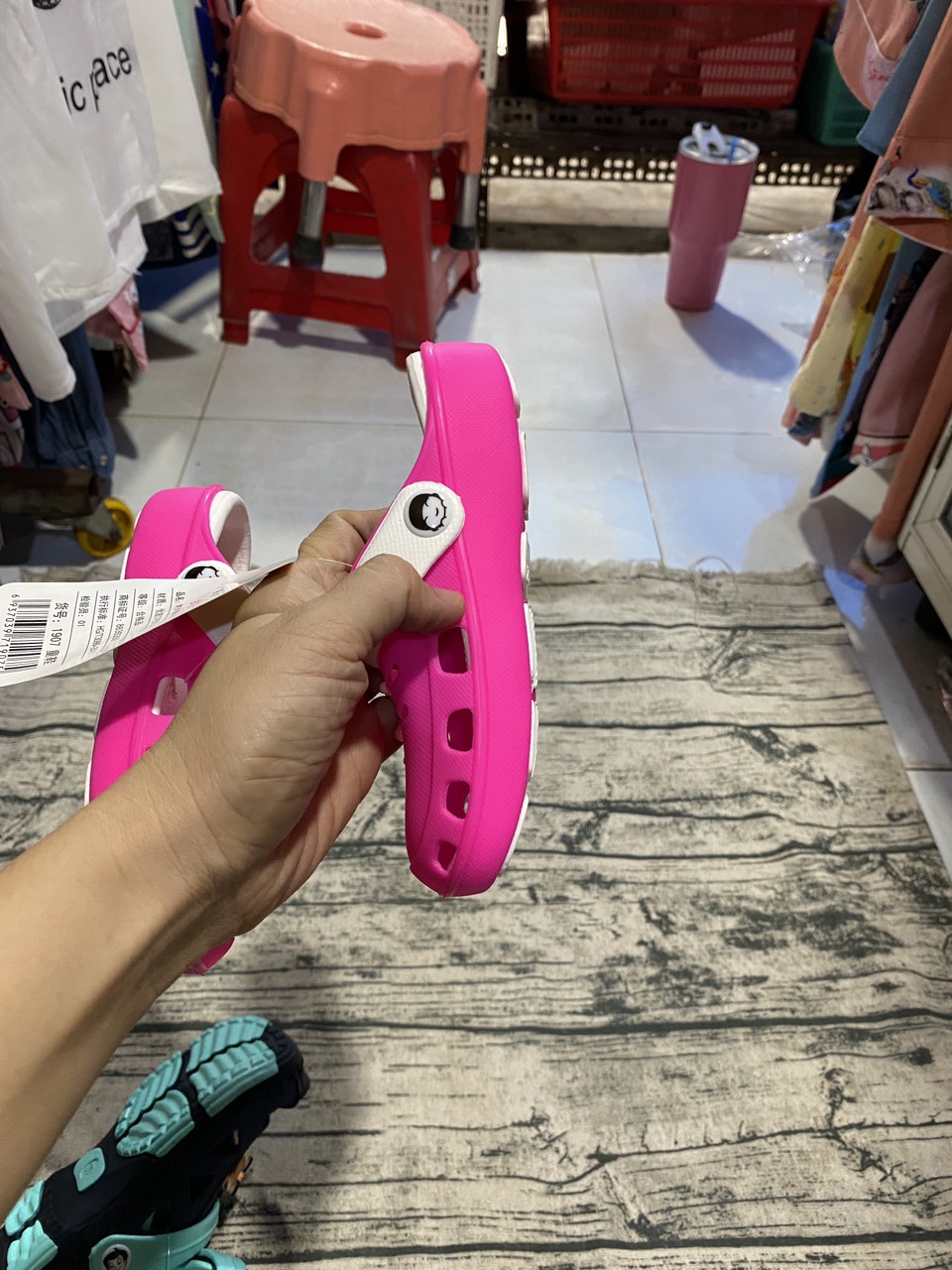 Tên sản phẩm* DÉP SỤC CHO BÉ NHỰA MỀM ÊM CHÂN TRAI GÁI size 20-35