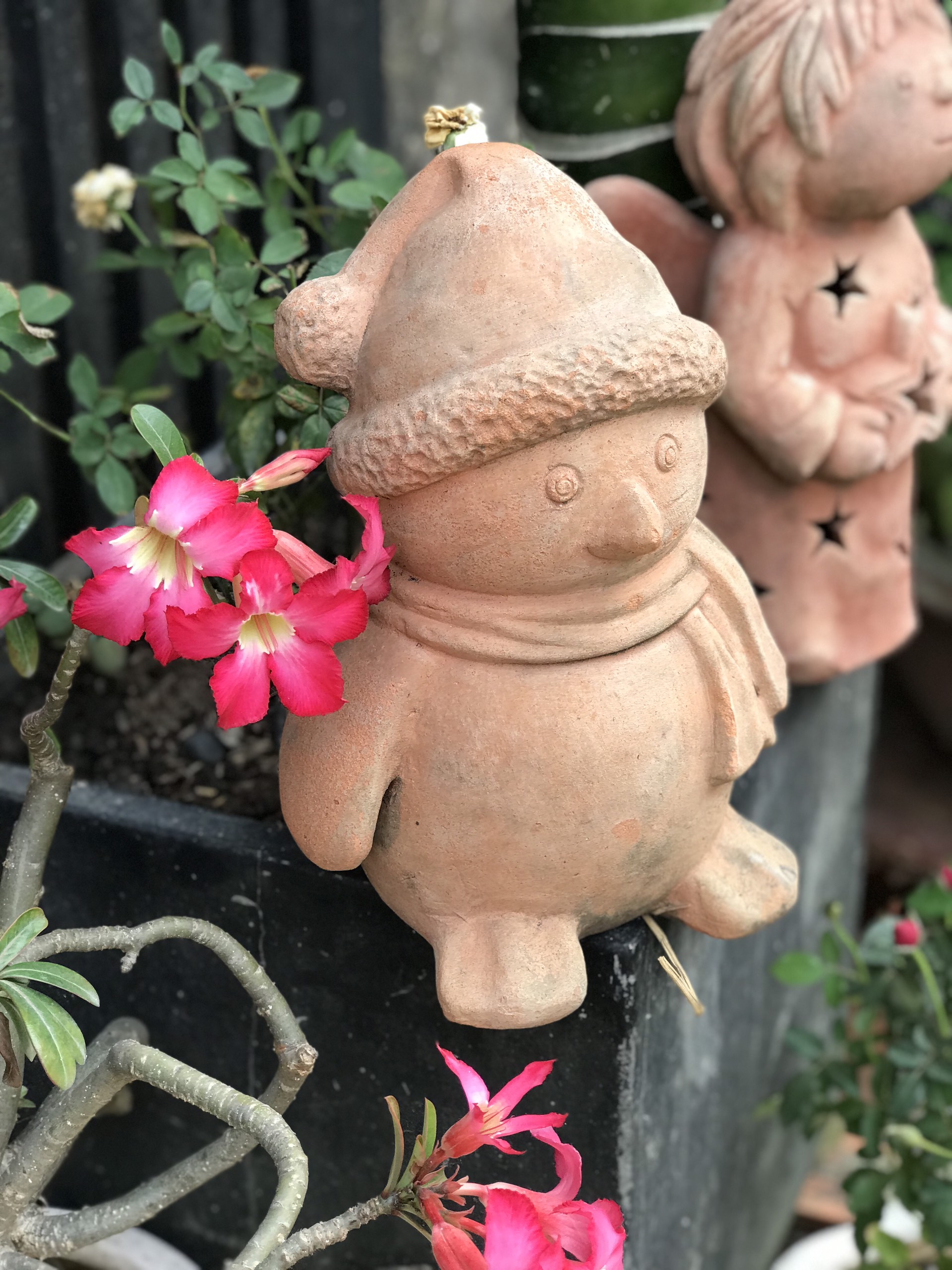 TƯỢNG CHÚ BÉ TUYẾT GỐM ĐẤT NUNG TRANG TRÍ