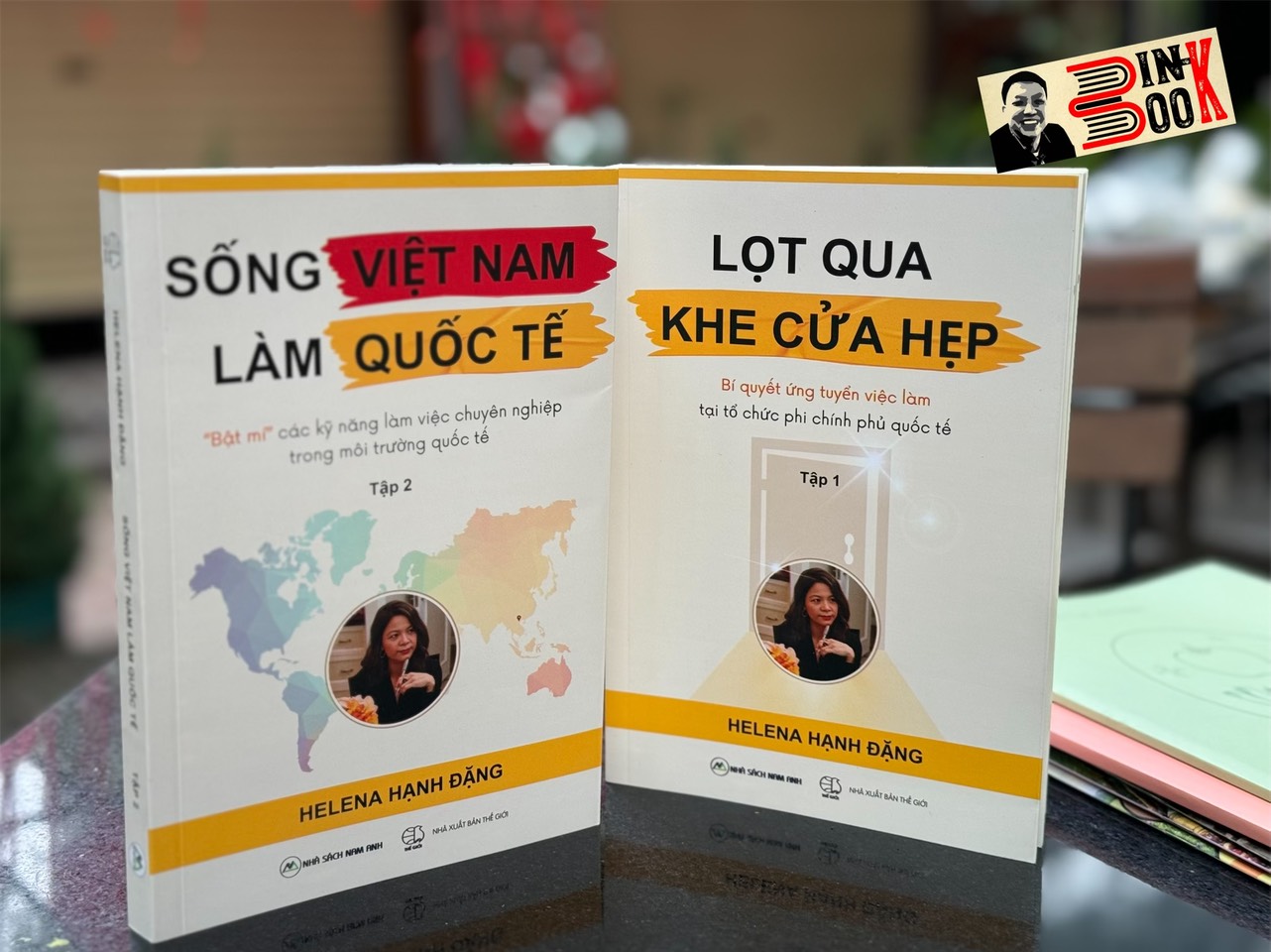 [Combo 2 cuốn] LỌT QUA KHE CỬA HẸP - SỐNG VIỆT NAM LÀM VIỆC QUỐC TẾ - Helena Hạnh Đặng - NXB Thế Giới.