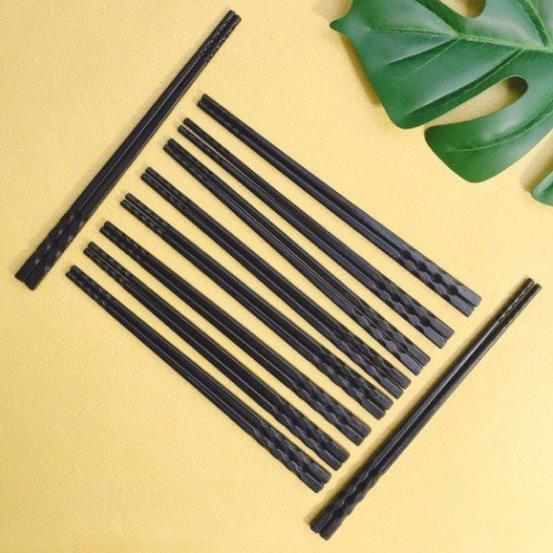 Hộp 10 đũa đen kháng khuẩn