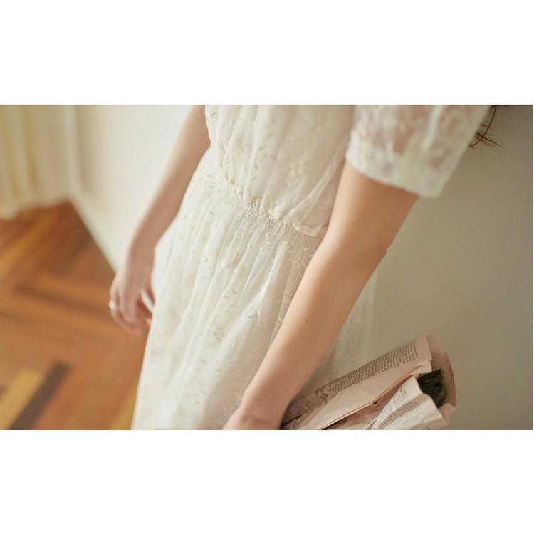 Váy hoa trắng tiểu thư