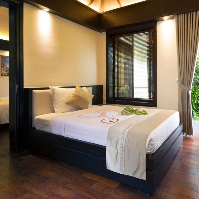 Trọn Gói 2N1D Tại MERPERLE Hòn Tằm Resort 5* - Ăn sáng, Ăn Trưa Hoặc Tối. Miễn Phí Vé Vào Cổng Khu Vui Chơi Sparkling Waves.