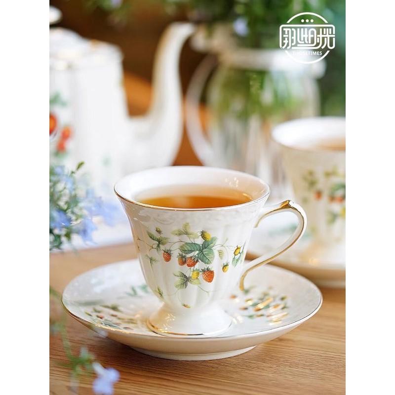 Bộ trà chiều phong cách vintage Anh Quốc