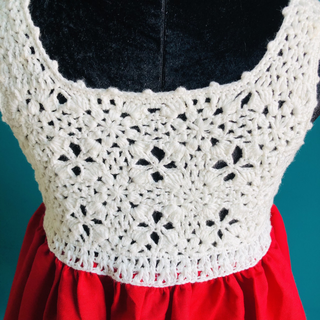 Đầm phối len handmade cho bé gái