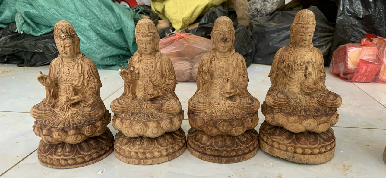 Tượng phật bà quan âm bồ tát bằng gỗ ngọc am thơm nức kt cao 20×12cm