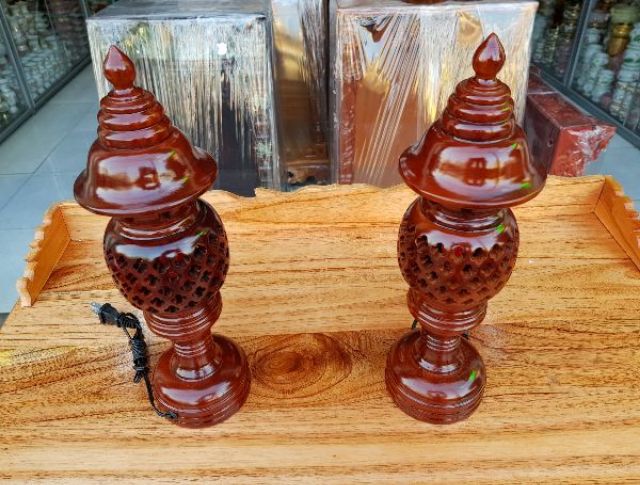 Cặp đèn thờ gỗ tràm bông vàng cao 41 cm