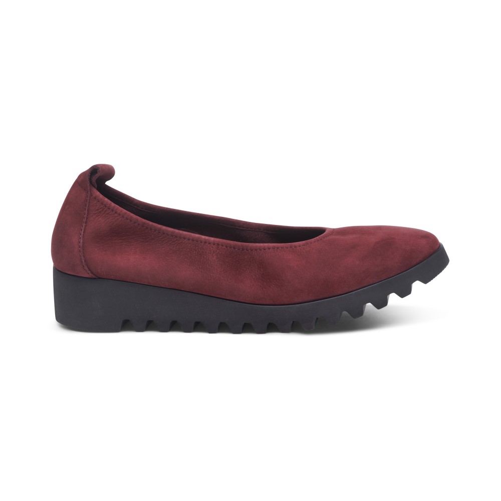 Giày sức Khỏe Aetrex Brianna Burgundy - giày bit cao 3p nâng vòm chân