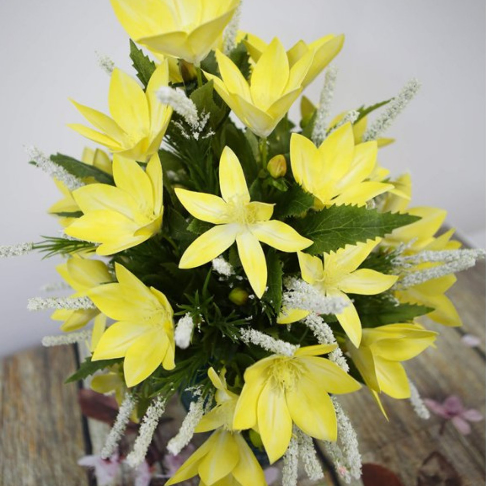 Bình hoa Bách Hợp vàng cắm sẵn BH02 - Hoa vải cao cấp