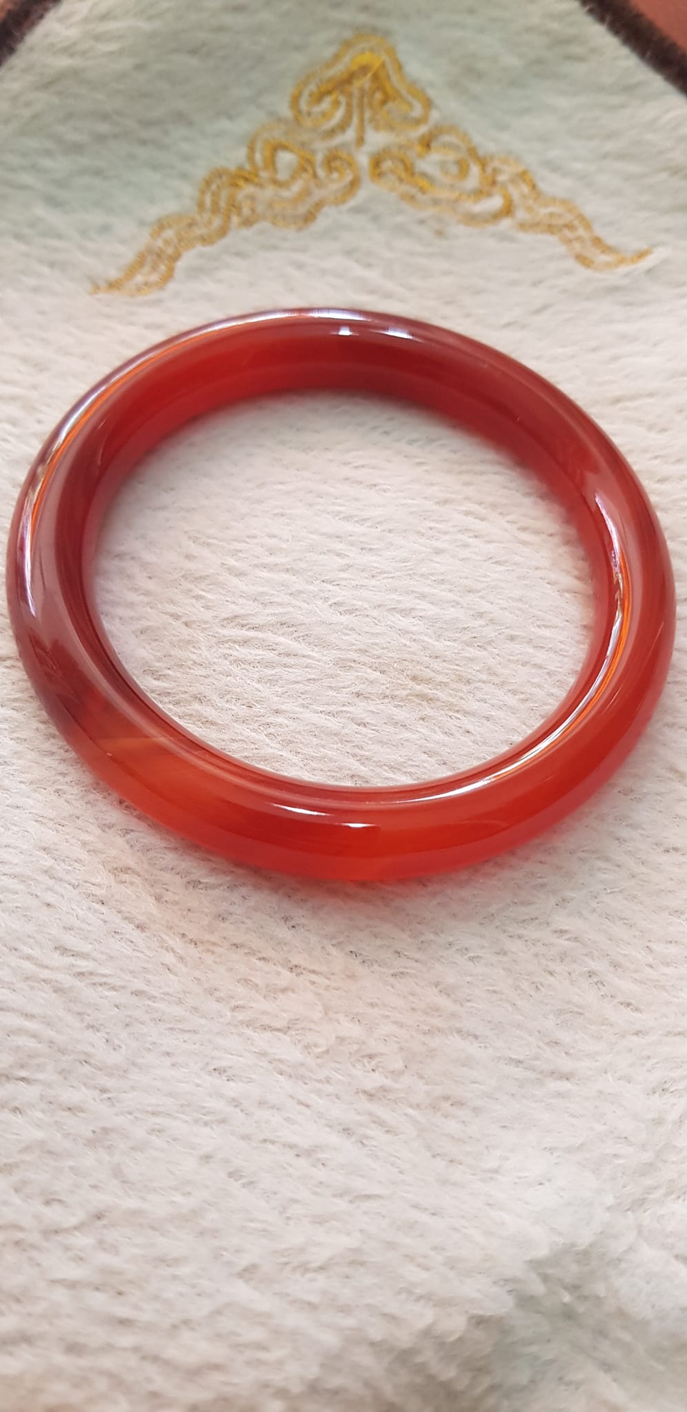 Vòng mã não đỏ Đậm vân ni 58mm x chột 9,2mm Nữ mệnh hỏa mệnh thổ màu đỏ đậm vân là màu chiến thắng Nặng 55kg - 65kg đeo đẹp ạ