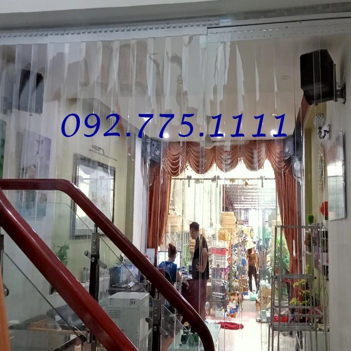 Màn cửa nhựa ngăn lạnh cho các cửa rộng khác nhau.