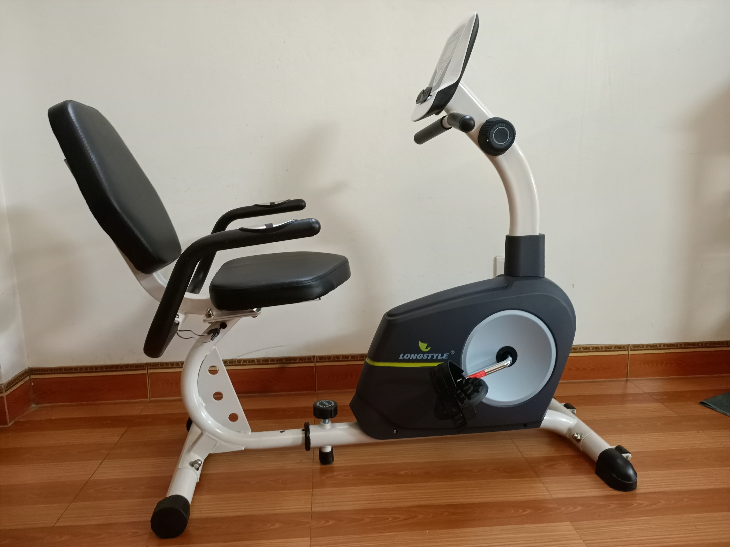 Xe đạp tập thể dục có tựa lưng BC66013 dành cho người già