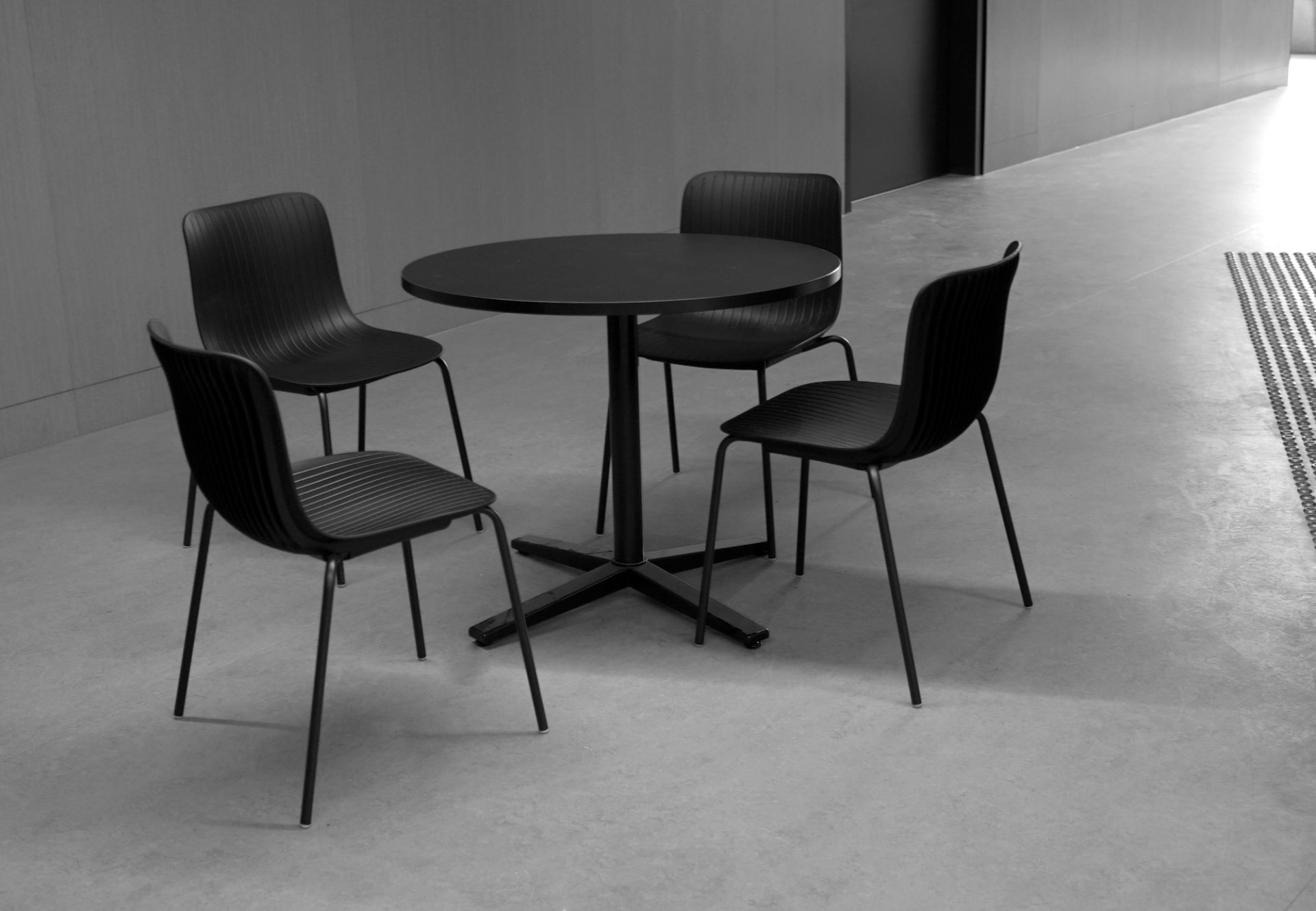 Ghế ăn Italia cao cấp Ghế bàn ăn thân nhựa Polypropylene chân thép sơn nhập khẩu LAVORO European Plastic Dining Chairs – Nội thất CAPTA