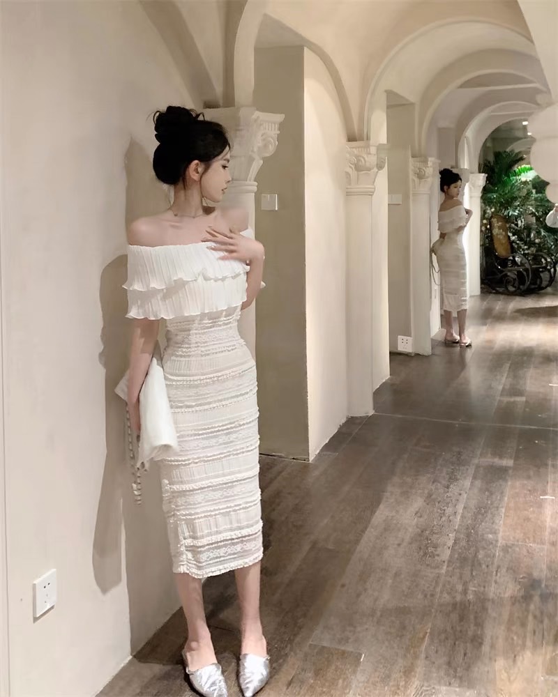 ĐẦM MIDI REN ĐI TIỆC SUÔNG ÔM BODY TRỄ VAI BÈOTRƠN ĐEN / TRẮNG DẠO PHỐ ĐI CHƠI