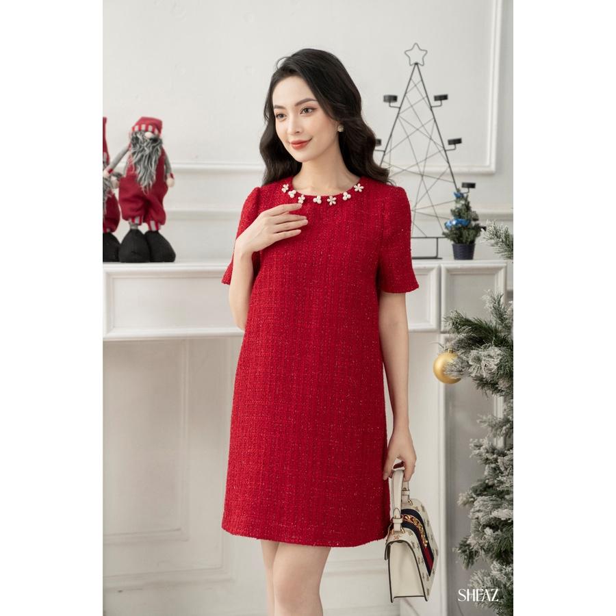 SHEAZ Đầm Dạ Tweed Đỏ Suông Dáng A Cổ Kết Trai Hoa Đá