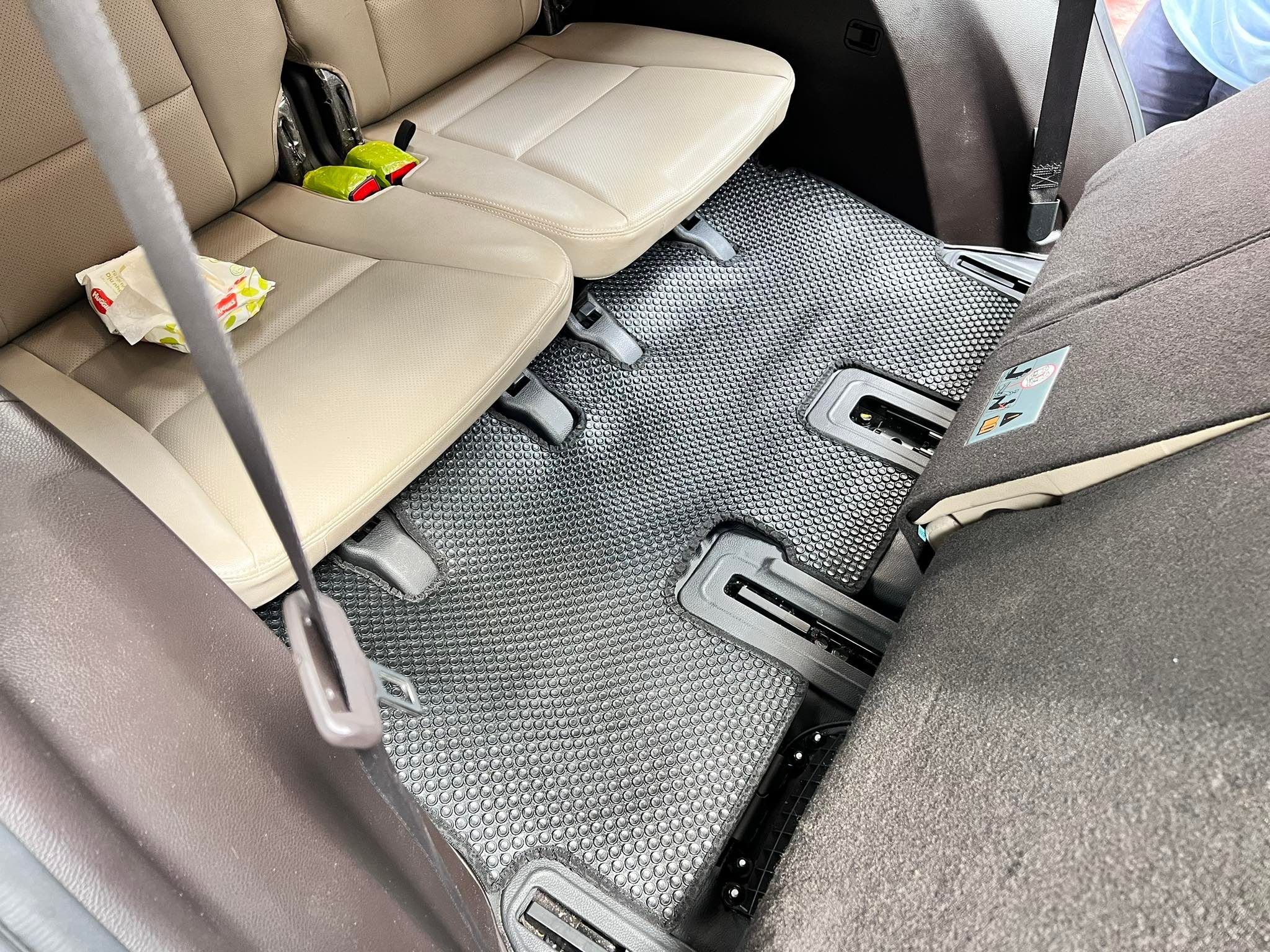 Thảm lót sàn ô tô KATA cho xe Hyundai Santafe  - Khít với sàn xe, Chống trơn, Không mùi, Không ẩm mốc