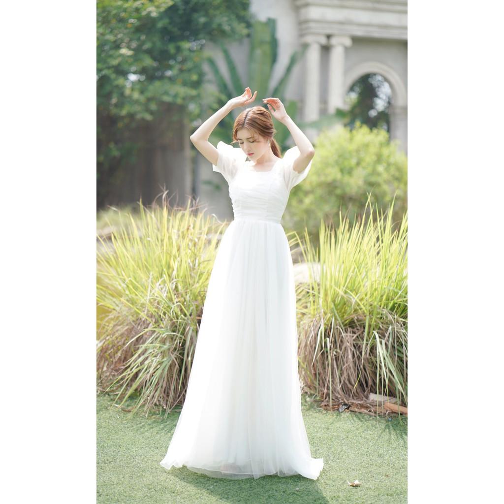 Đầm maxi trắng cổ vuông xốp