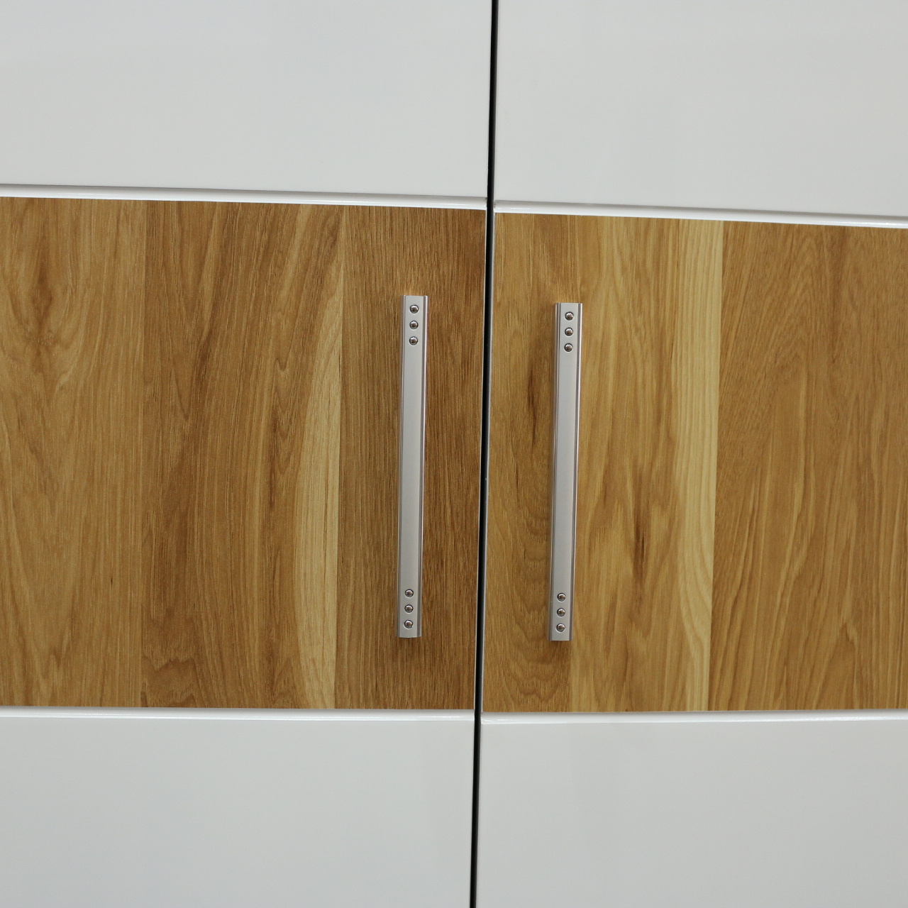 Tủ Áo Cửa Mở 1m6X2m Gỗ MDF Melamine Màu Vân Sọc Vàng Cánh Trắng Viva