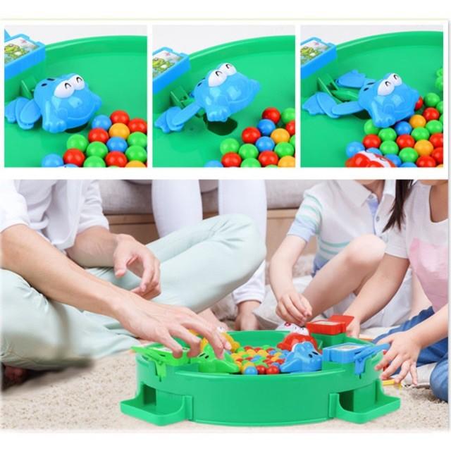 Bộ đồ chơi ếch ăn bi ăn kẹo nhiều màu bằng nhựa không dùng pin cho bé gồm nhiều bi cho cả gia đình 4 người cùng chơi