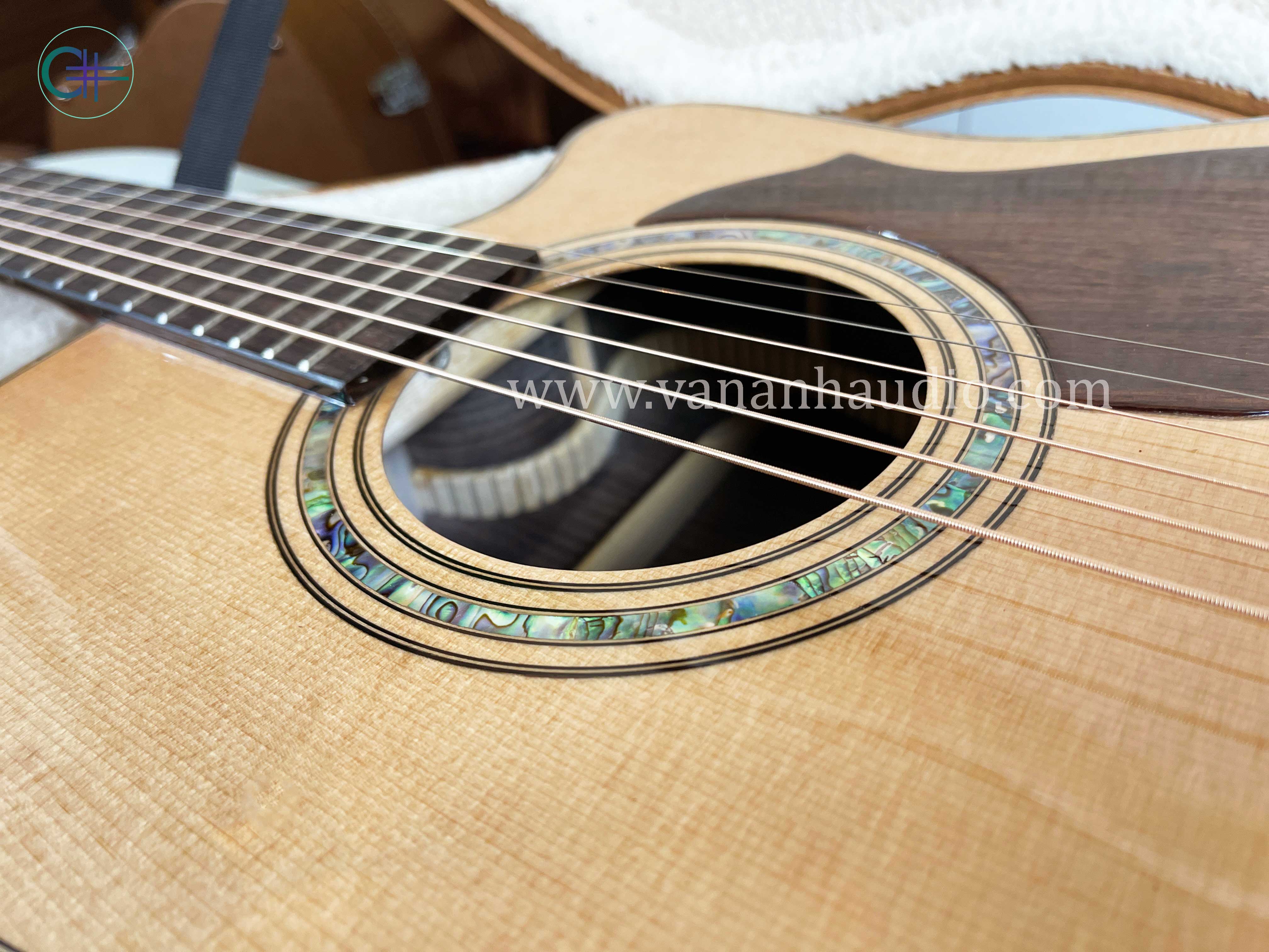 Đàn Guitar Acoustic Custom CL2022 của anh Lê Dũng Sĩ (Khảm trai chữ ký cần đàn)