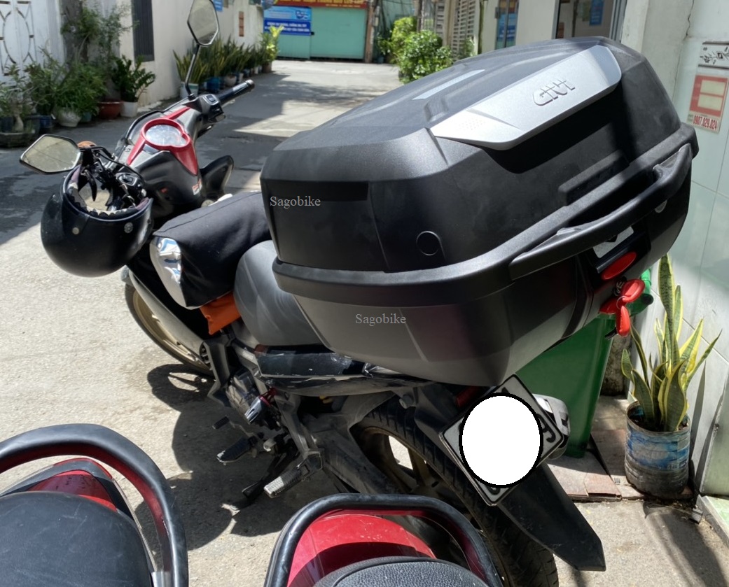 Thùng xe Exciter 135, thùng Givi E43NTL và baga givi Exciter 135