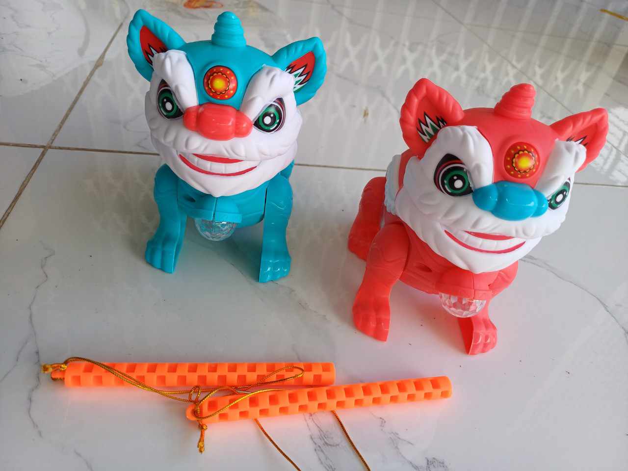 Đồ chơi con lân pin đi được