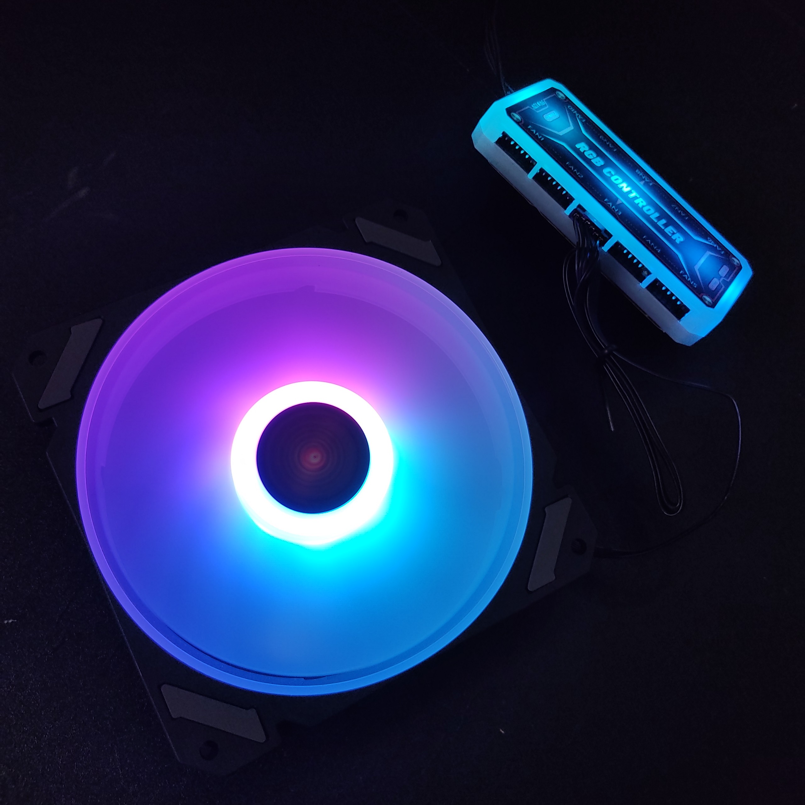 Quạt tản nhiệt, Fan case V3 Led RGB, quạt 12cm, chưa kèm theo bộ Hub khiển màu từ xa