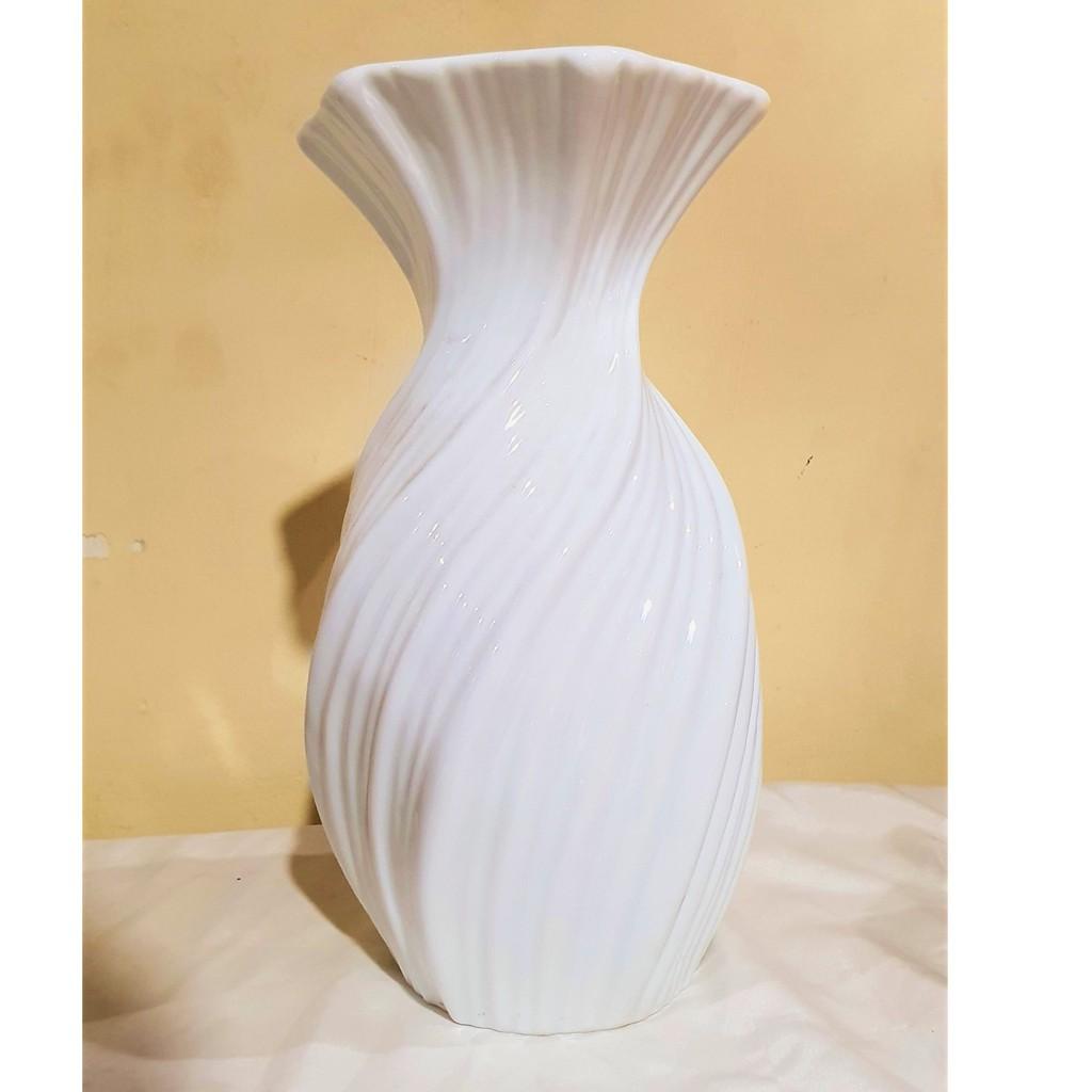 Bình cắm hoa bằng sứ trắng cao cấp dạng tròn xoắn cao 28cm , dạng trụ cao 30cm