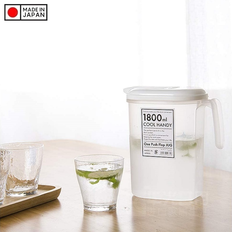 Bình nước nắp bật Yamada 1,8 lít, được làm từ nhựa PP cao cấp, kết hợp hoạt chất CEM-Bio kháng khuẩn an toàn - nội địa Nhật Bản