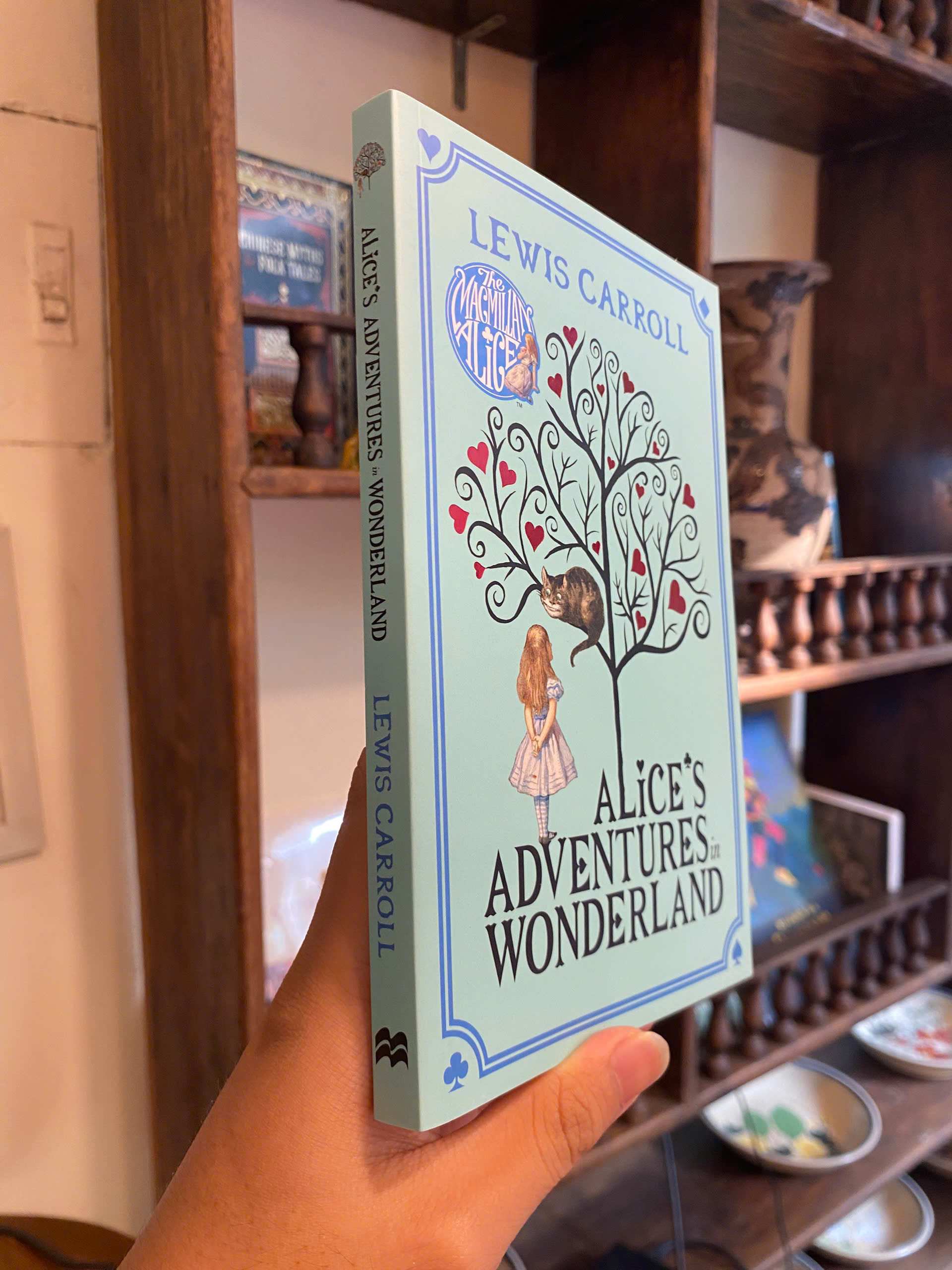 Sách - Alice's Adventures in Wonderland by Lewis Carroll | Classics Children's Fiction Novel