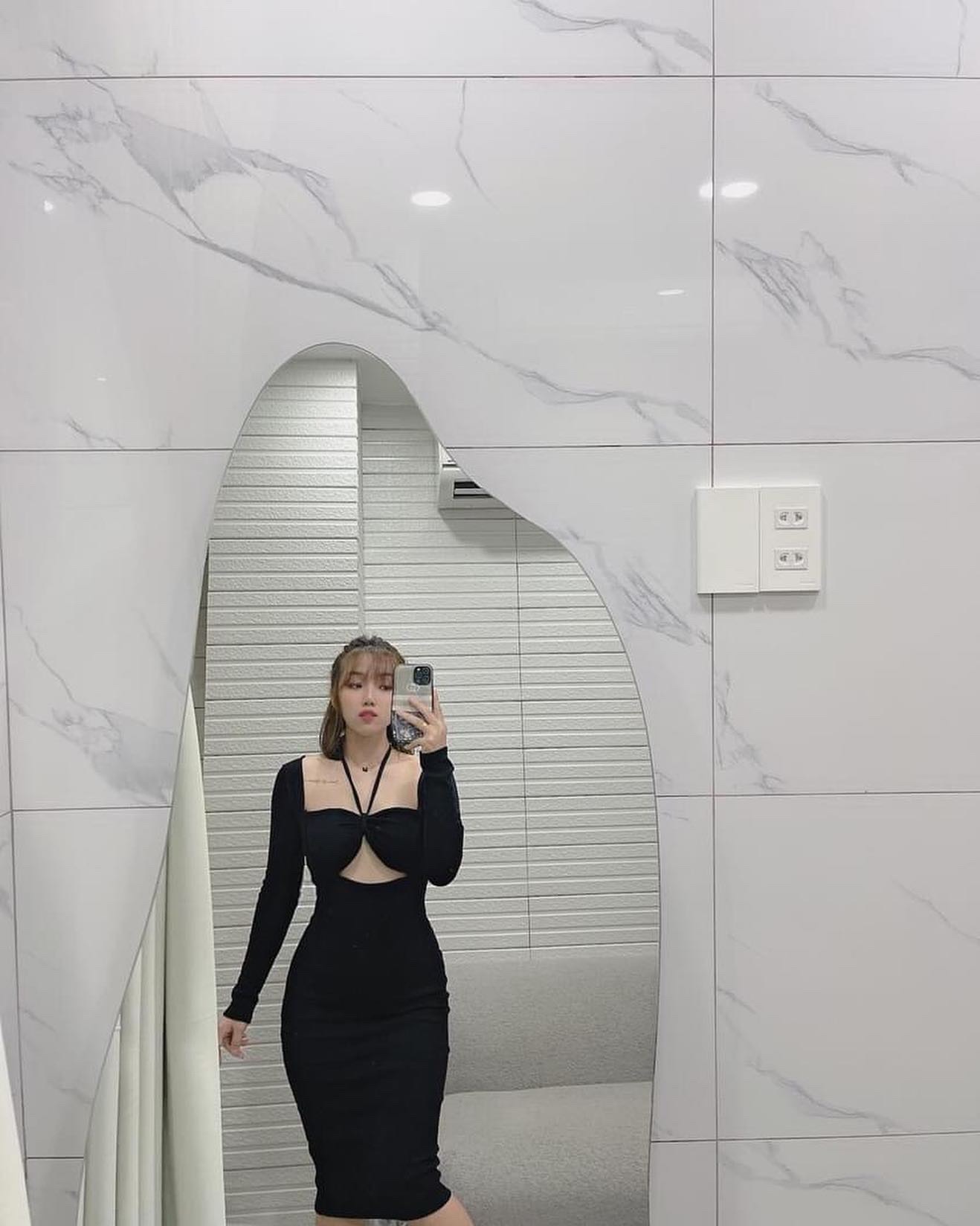 ĐẦM BODY CỔ YẾM ĐEN