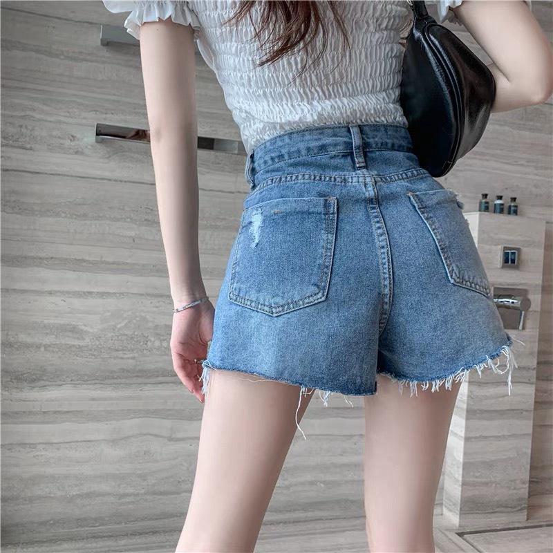 Quần short jean nữ BigSize lưng cao trên rốn, co dãn mạnh, tua lai, màu xanh nhạt rách kiểu dành cho người mập 3451