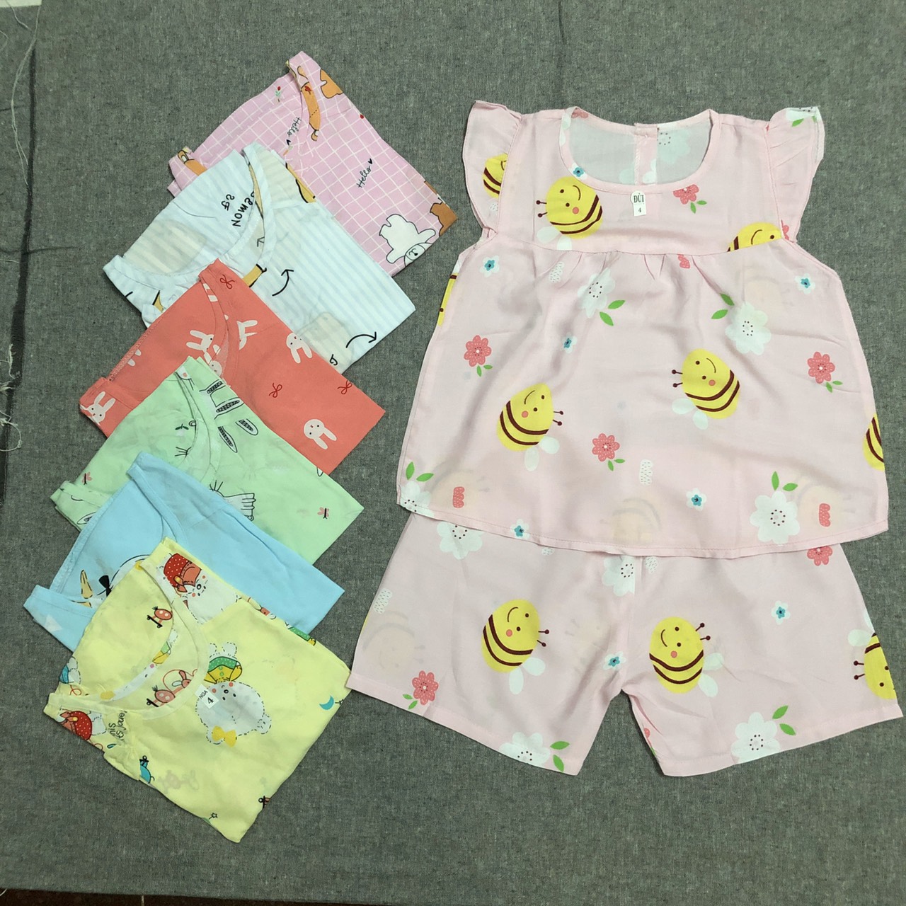 Set 3 Bộ Quần áo Tole lanh Bé Gái - Mẫu đùi Cánh Tiên cài nút sau - Size 1-16 cho bé 5-43kg -  Hàng Việt Nam chất lượng