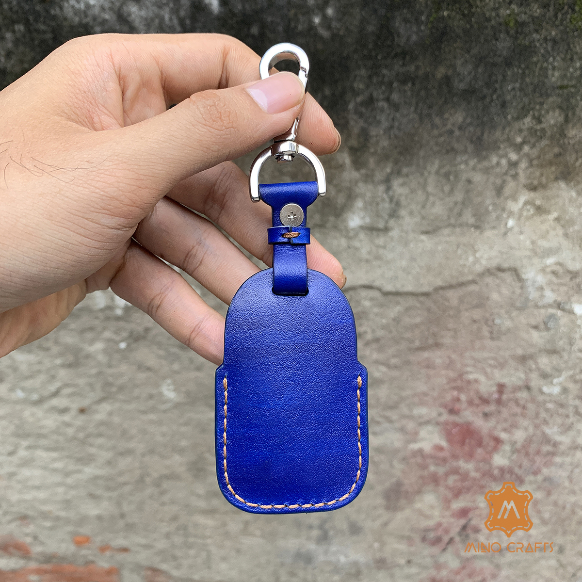 BAO DA DÁNG ĐỨNG CLASSIC DÀNH CHO CHÌA XE HONDA CR-V, BAO DA BÒ NGUYÊN TẤM ĐƯỢC LÀM THỦ CÔNG TỈ MỈ TỪNG CHI TIẾT