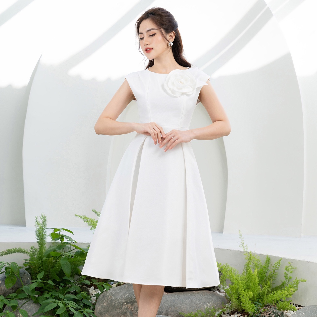 Đầm Dự Tiệc, Hoa Xếp Trước Ngực UK Fashion Dáng Xòe Thiết Kế Thanh Lịch Sang Trọng NKDV2209005