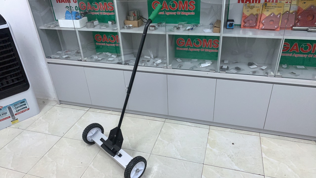 Xe hút đinh nam châm bé, loại xe lọc tạp chất cực kỳ hiệu quả và triệt để