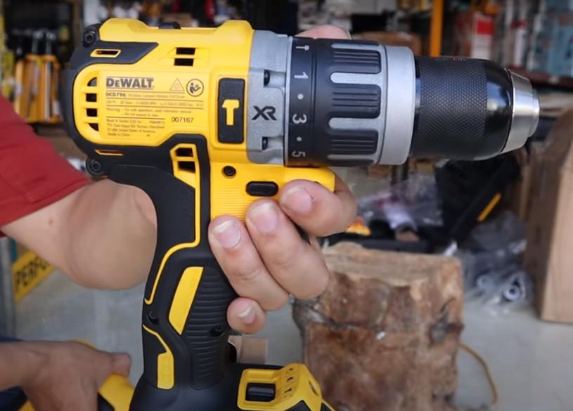 Máy khoan pin 18V Dewalt DCD796N