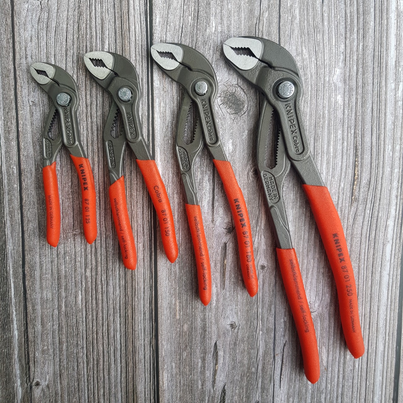 Kìm nước Cobra KNIPEX - 87 01 250