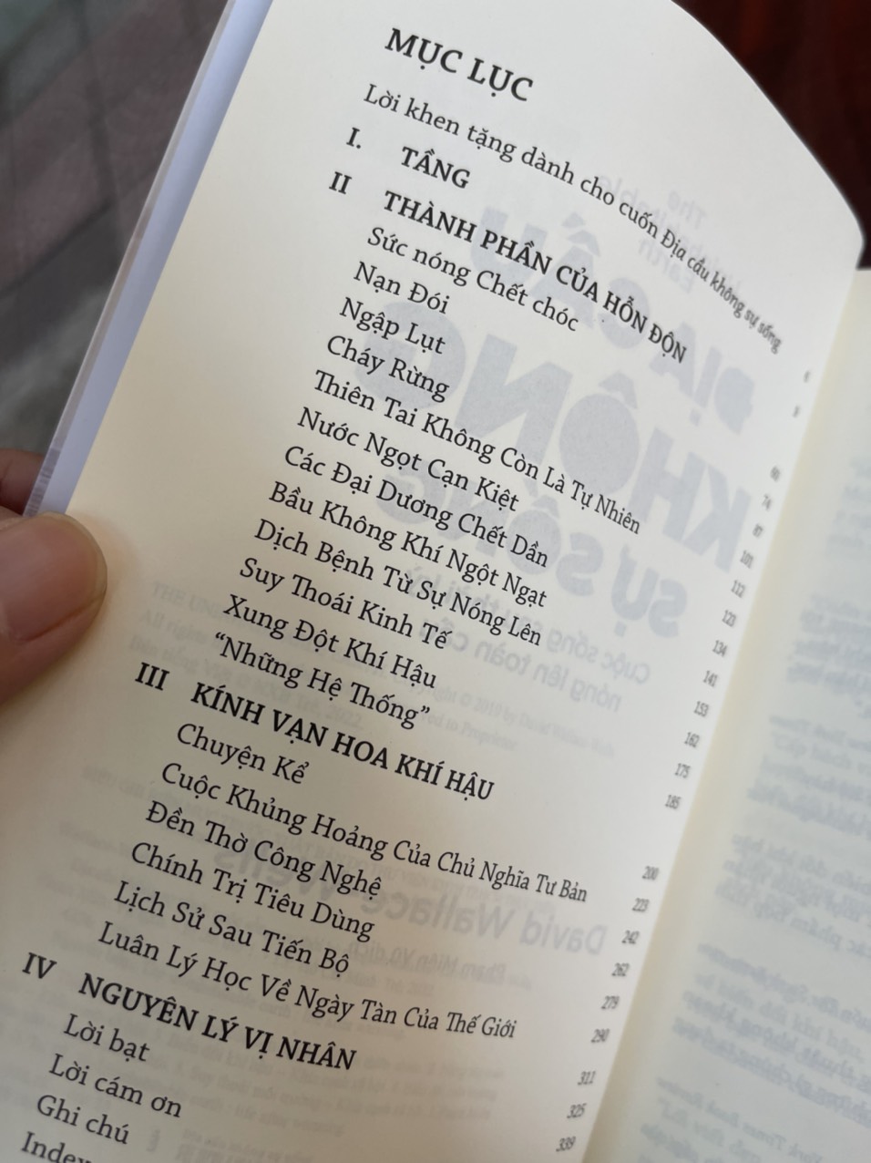 ĐỊA CẦU KHÔNG SỰ SỐNG – CUỘC SỐNG SAU THỜI KÌ NÓNG LÊN TOÀN CẦU - David Wallace-Wells – Phạm Miên  dịch - NXB Trẻ – Bìa mềm