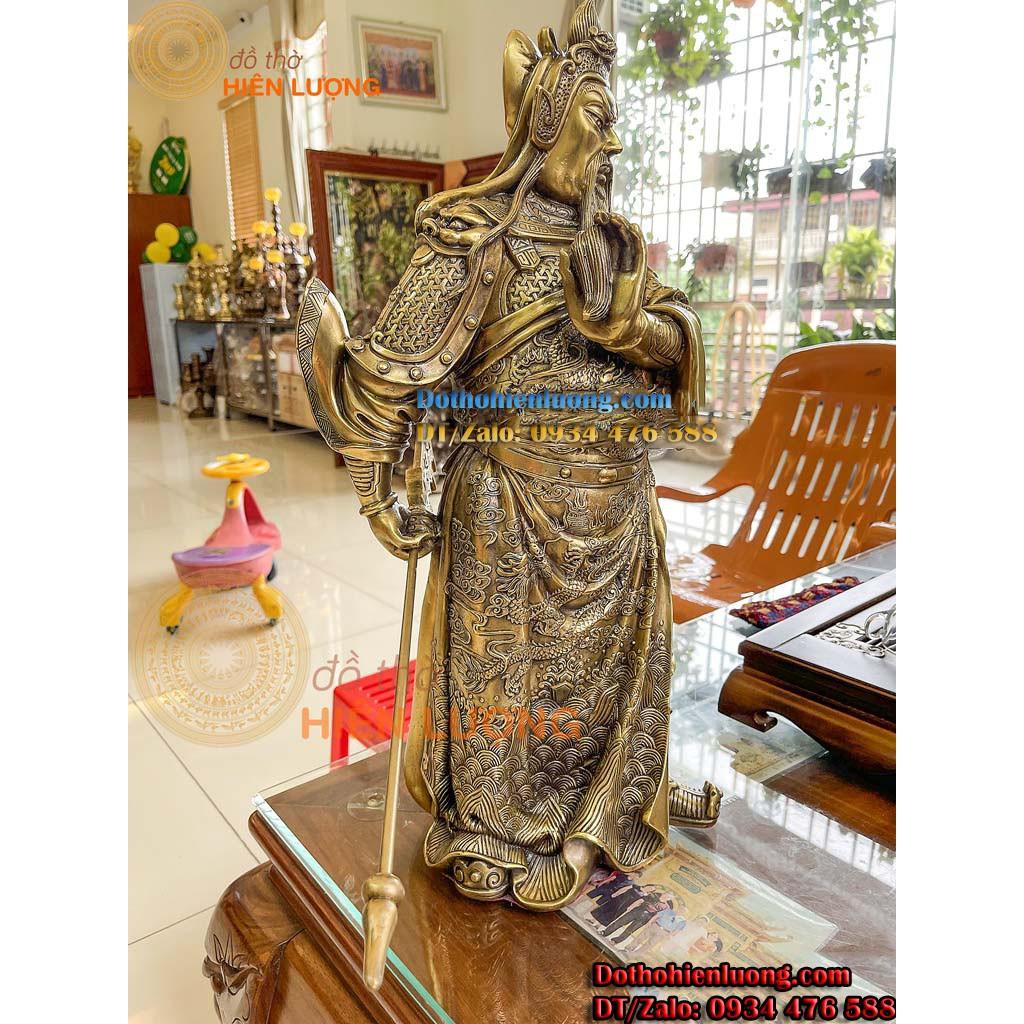 Tượng Quan Vân Trường Dáng Dứng Vuốt Râu Cầm Đao Bằng ĐồngVàng Cao 60cm - Tượng Quan Công