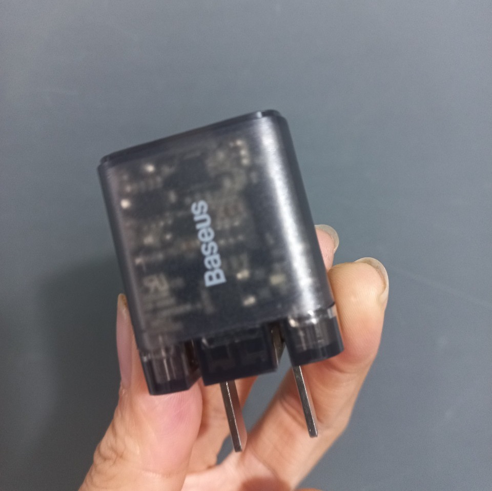 Củ sạc nhanh PD 20W 1 cổng Type C chân gập cho iP và máy tính bảng iPad Baseus GaN5 CCGAN20C5 _ hàng chính hãng