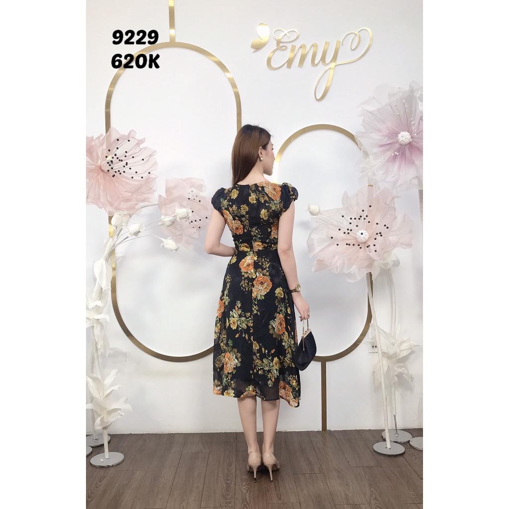 Đầm EMY EM9229 Xoè Hoa Nền Đen