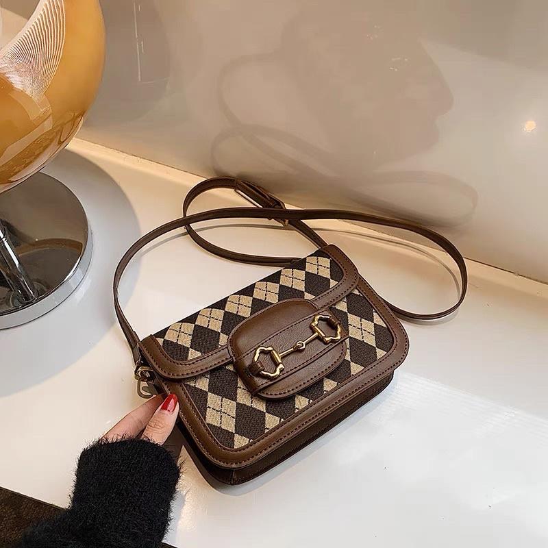 Túi Đeo Chéo Hoạ Tiết Kẻ Sang Trọng