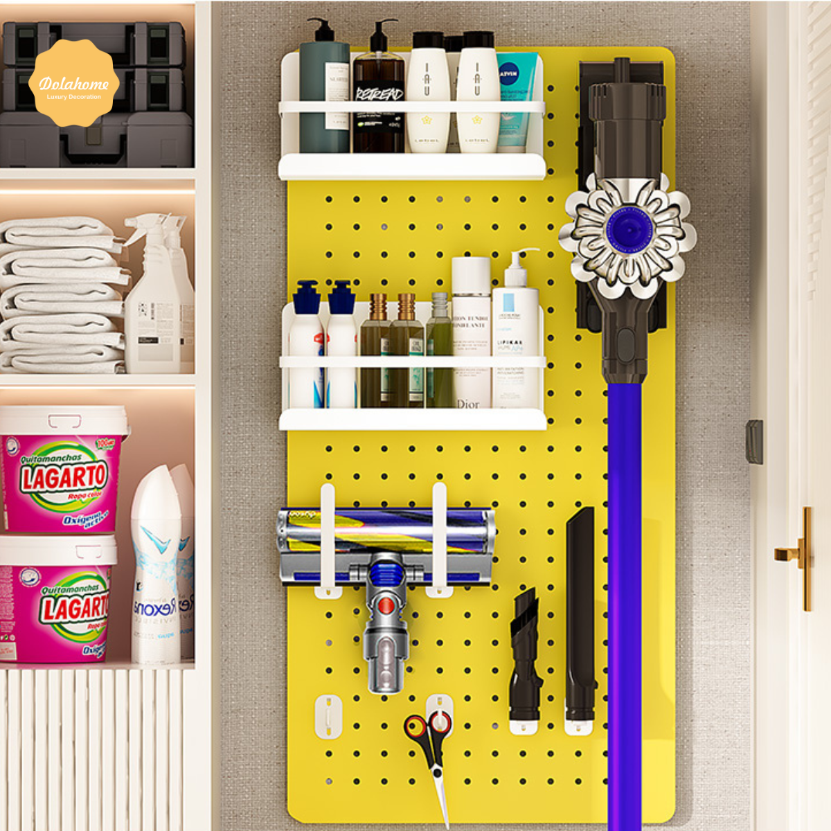 Bảng lỗ Pegboard Dola Home kim loại cao cấp. Kệ để máy hút bụi Dyson, đồ dùng gia đình và dụng cụ vệ sinh nhà cửa