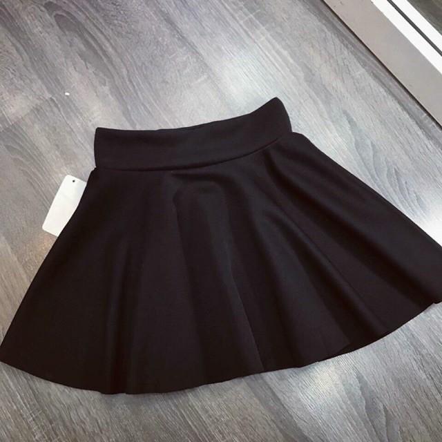 BÁN SỈ CHÂN VÁY XÒE VNXK