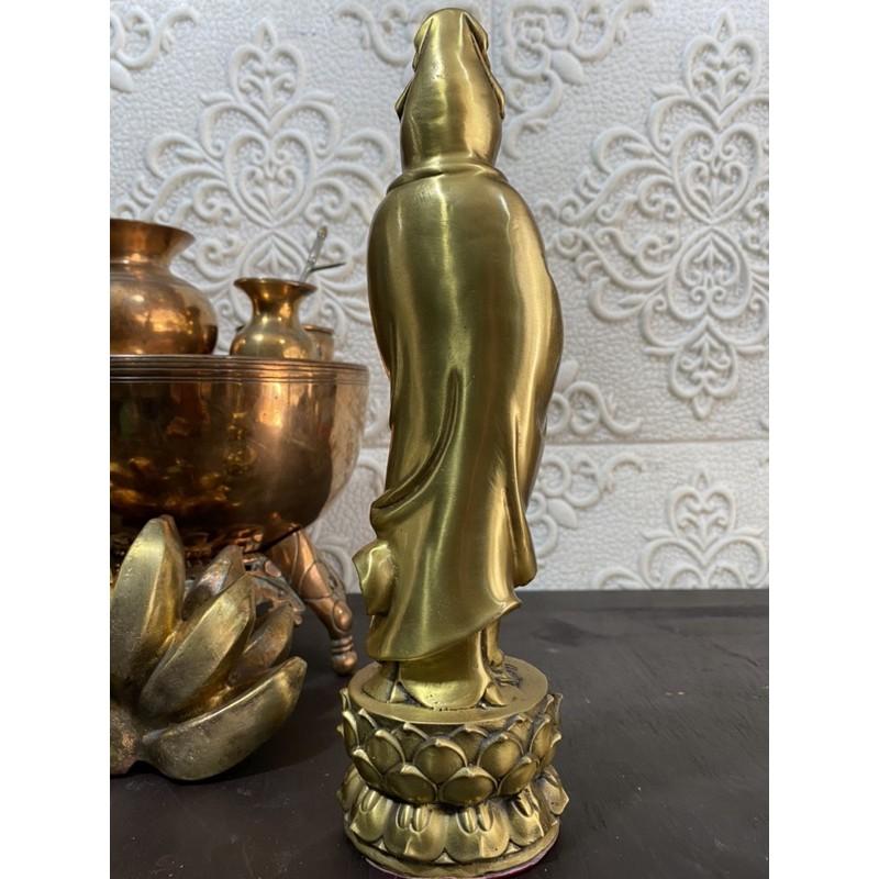 Tượng đồng mẹ quan âm