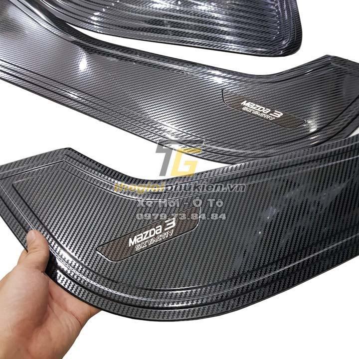 Ốp chống xước Tapli, Táp li cửa Mazda 3 2020 vân Carbon